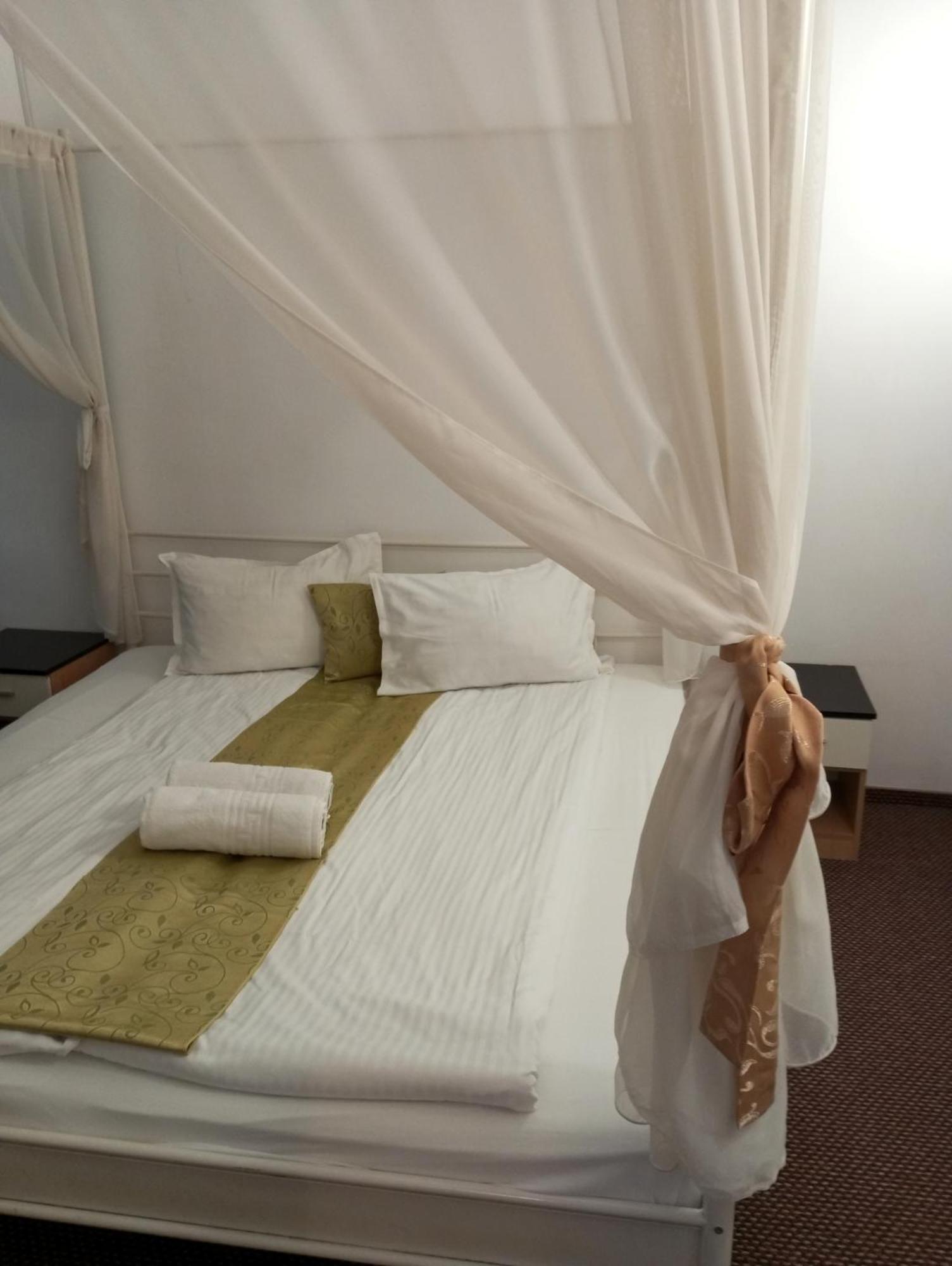 Rhc Royal Hotel Oradea Exteriér fotografie