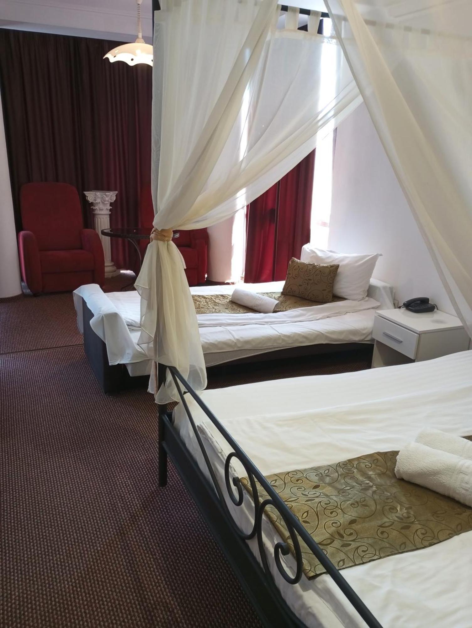 Rhc Royal Hotel Oradea Exteriér fotografie