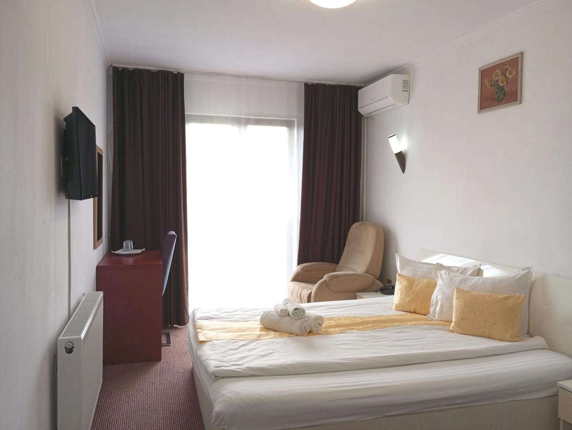 Rhc Royal Hotel Oradea Exteriér fotografie