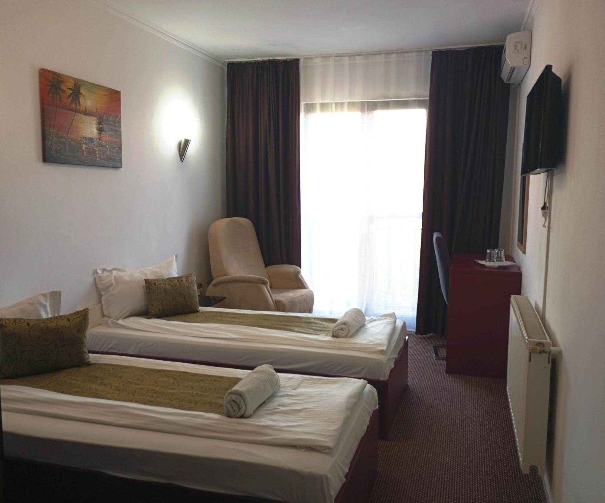 Rhc Royal Hotel Oradea Exteriér fotografie