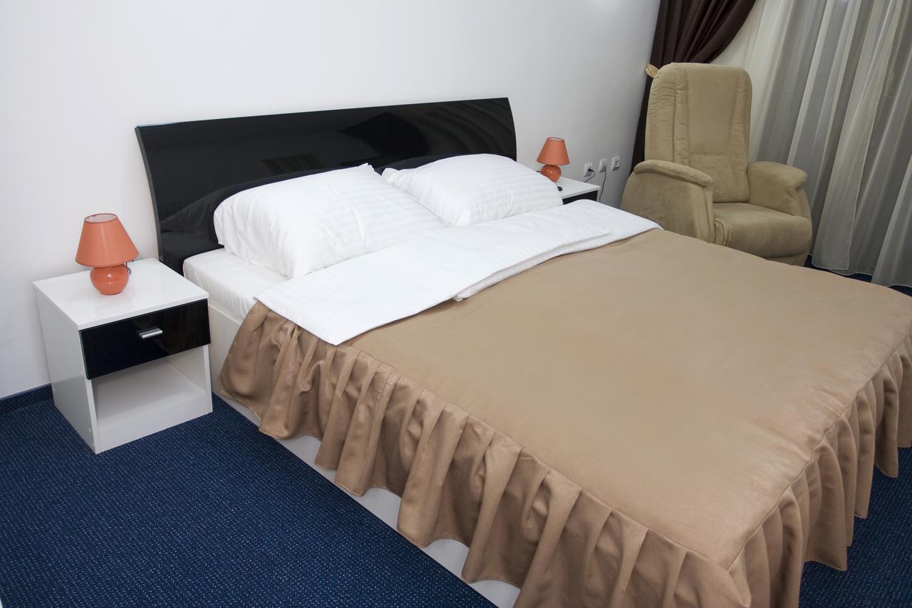Rhc Royal Hotel Oradea Pokoj fotografie